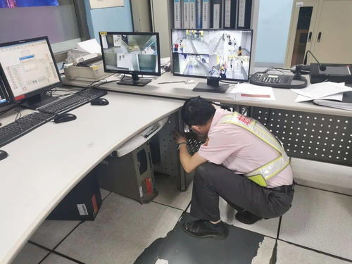 迎國(guó)慶護(hù)進(jìn)博保安全 9號(hào)線(xiàn)桂林路站開(kāi)展AFC故障應(yīng)急演練與通訊設(shè)備修理